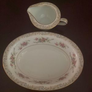 Noritka  gravy bowl & casserole dish